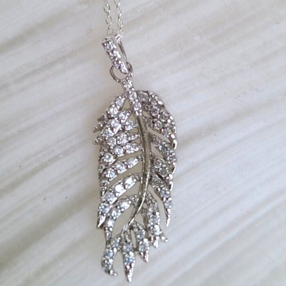 .925 Sterling Silver Leaf Pendant - Picture 1 of 3